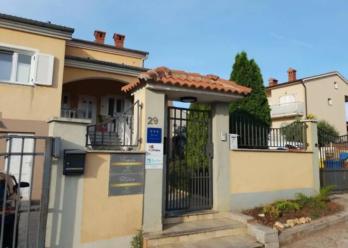 Suitable Summer * Pula