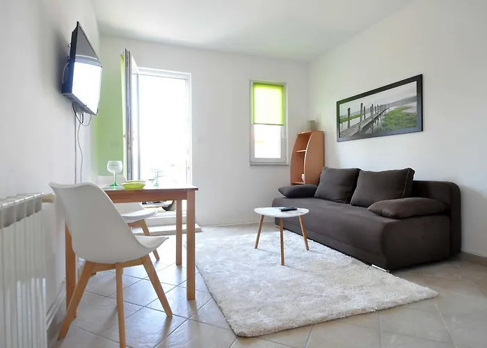 Suitable Summer * Πούλα