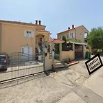 Suitable Summer Apartmán