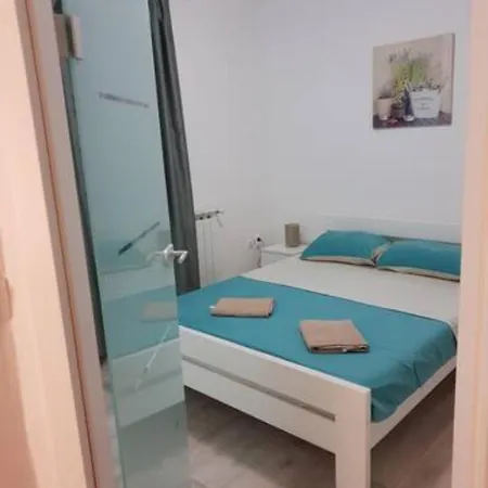 Suitable Summer Apartman Póla