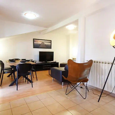 Apartment Suitable Summer Pula