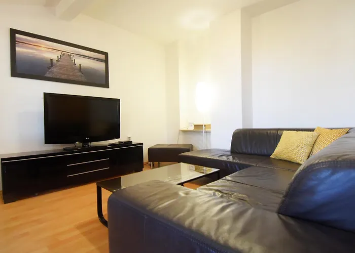 Suitable Summer * Pula